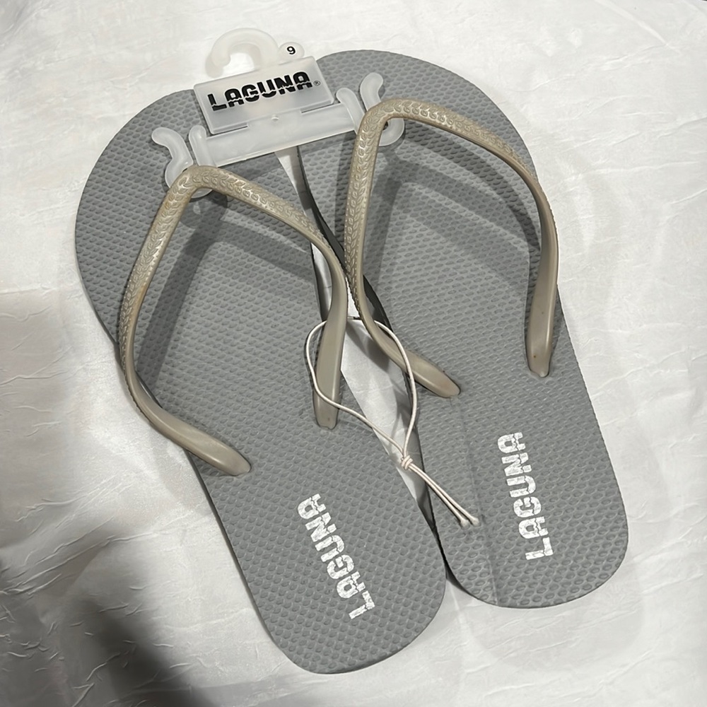 NWT Flip-Flops